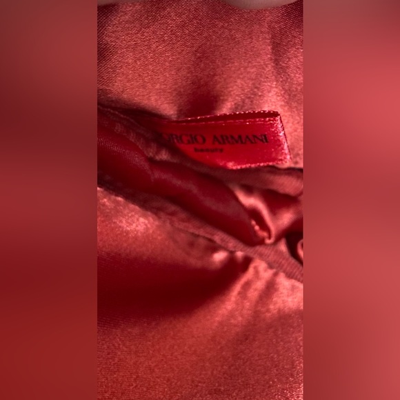 Giorgio Armani Red Satin Round Clutch Wristlet Makeup Cosmetics Bag-Like New - Picture 7 of 12